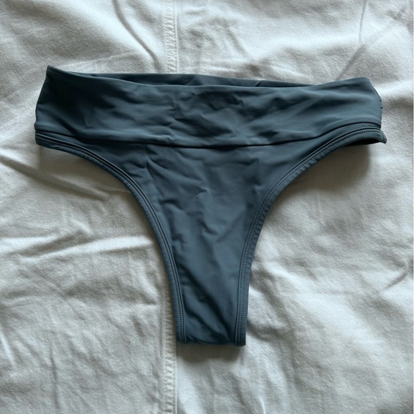 Bikini (top & bottom) - Fae Swimwear - Picture 5 of 9